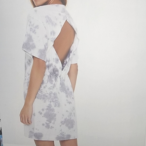 Forever 21 Dresses & Skirts - **NWT** Forever 21 T-Shirt Dress Size S